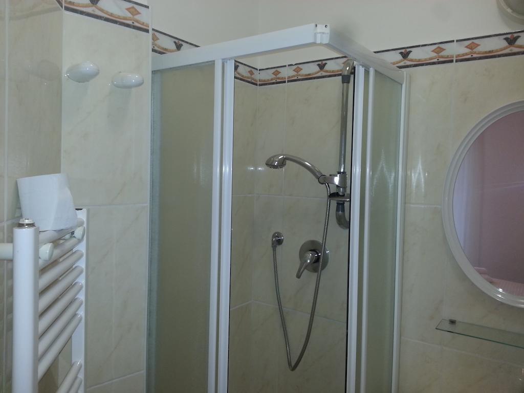 Hotel Prestige Rimini Pokoj fotografie
