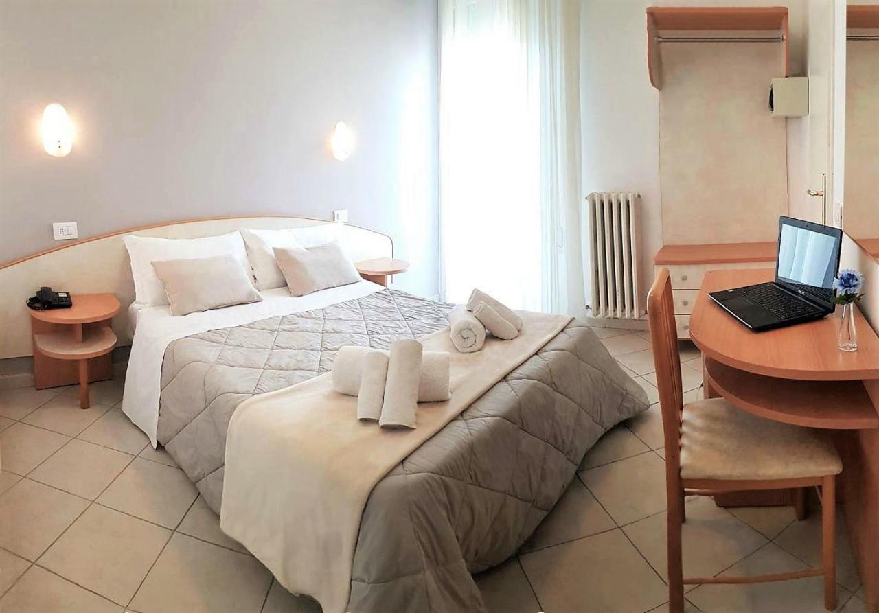 Hotel Prestige Rimini Exteriér fotografie